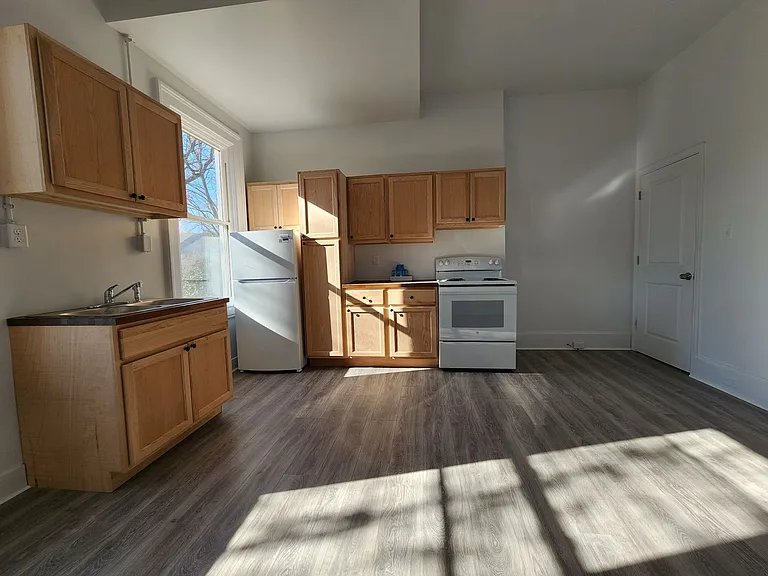 1571 Tremont St #B — Photo 6