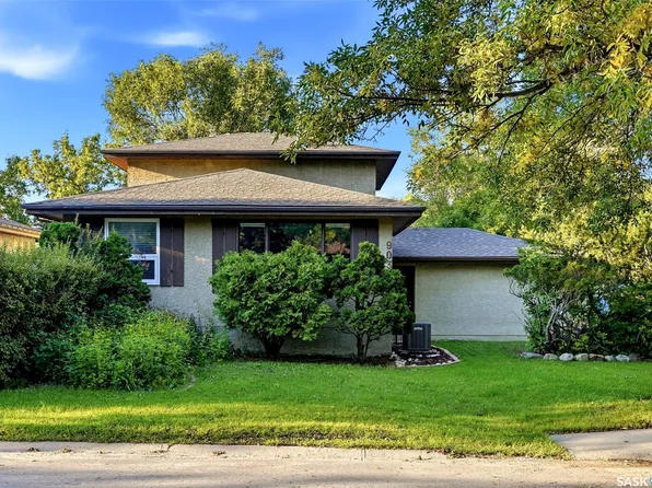903 Rowell Crescent N, Regina, SK S4X 2A5