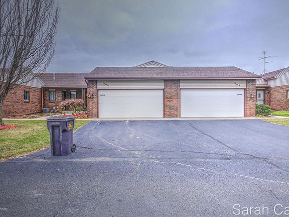 3rd image of 960 Amberwood West Dr SW