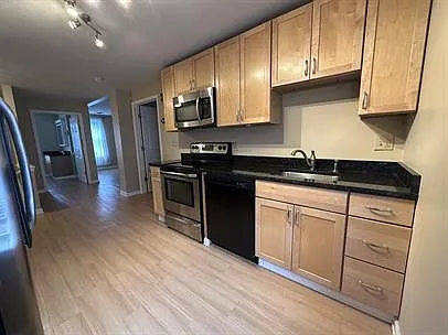 202 N Townsend St — Photo 30