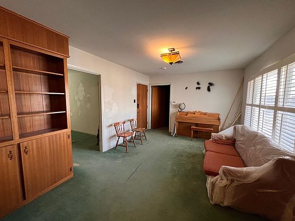 3rd image of 3013 N Garden Ave