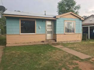 104 Oak St, Plainview, TX 79072