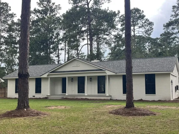 323 Dunedin Dr, Thomasville, GA 31792
