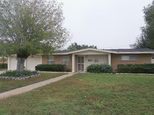 1st image of 2410 S Closner Ln