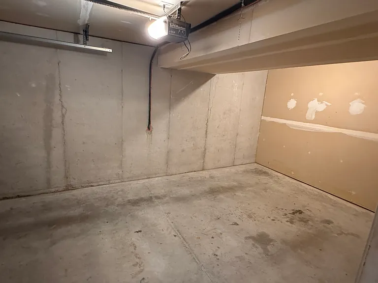 250 Limestone Dr — Photo 28