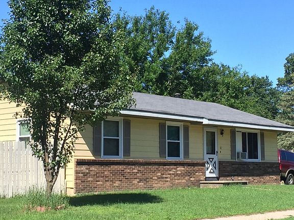 2nd image of 3401 Waterford Ct NE