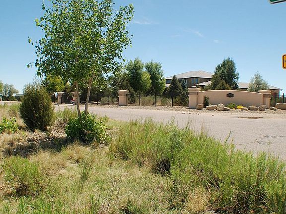4th image of 377 E Skyline Dr