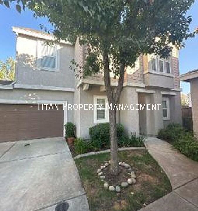 1st image of 421 Phoenix Cir