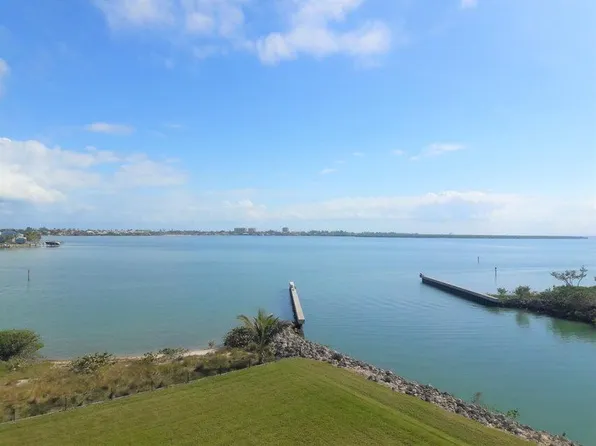 4 Harbour Isle Dr E #Penthouse 4, Fort Pierce, FL 34949