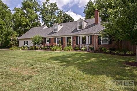 1st image of 402 W Kingwood Dr