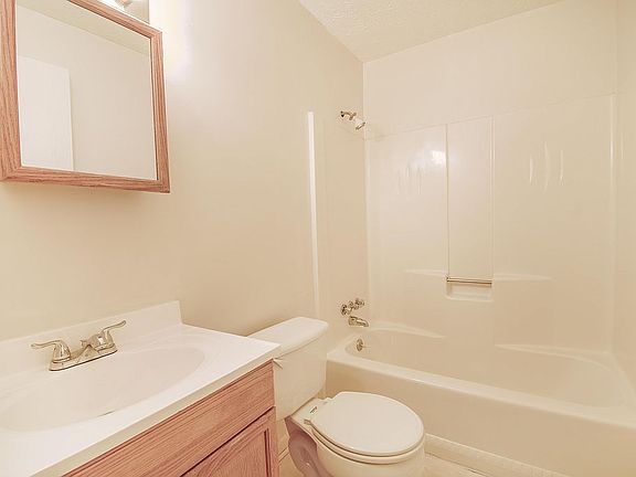 Full bath on units #1.