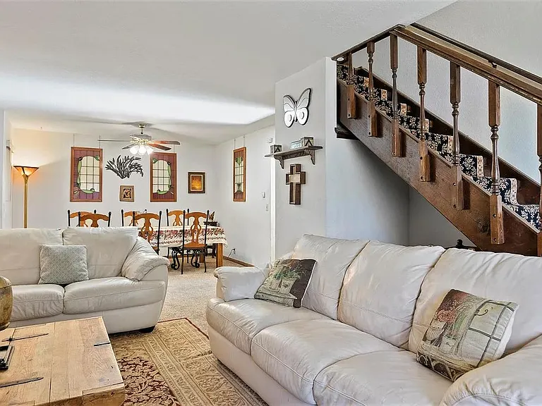 1234 Halifax Dr — Photo 2