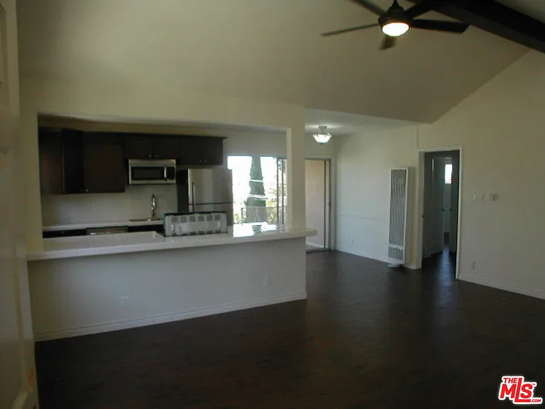 1326 S Ridgeley Dr #6 — Photo 2