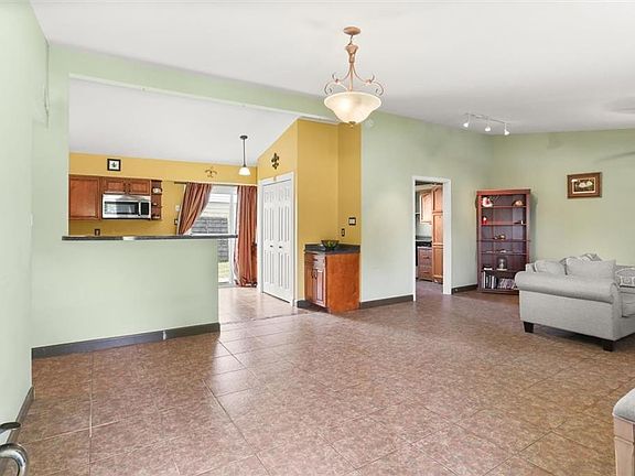3rd image of 8134 Weston St