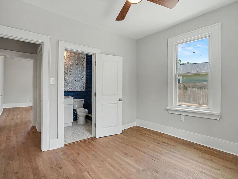 705 E 32nd St — Photo 39