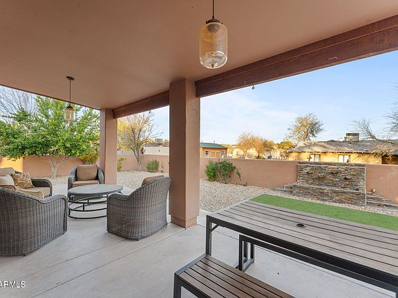 5th image of 859 N POPPY Street