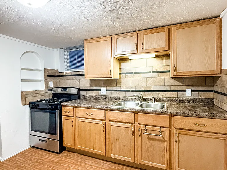 1228 S 10th St #3 — Photo 3