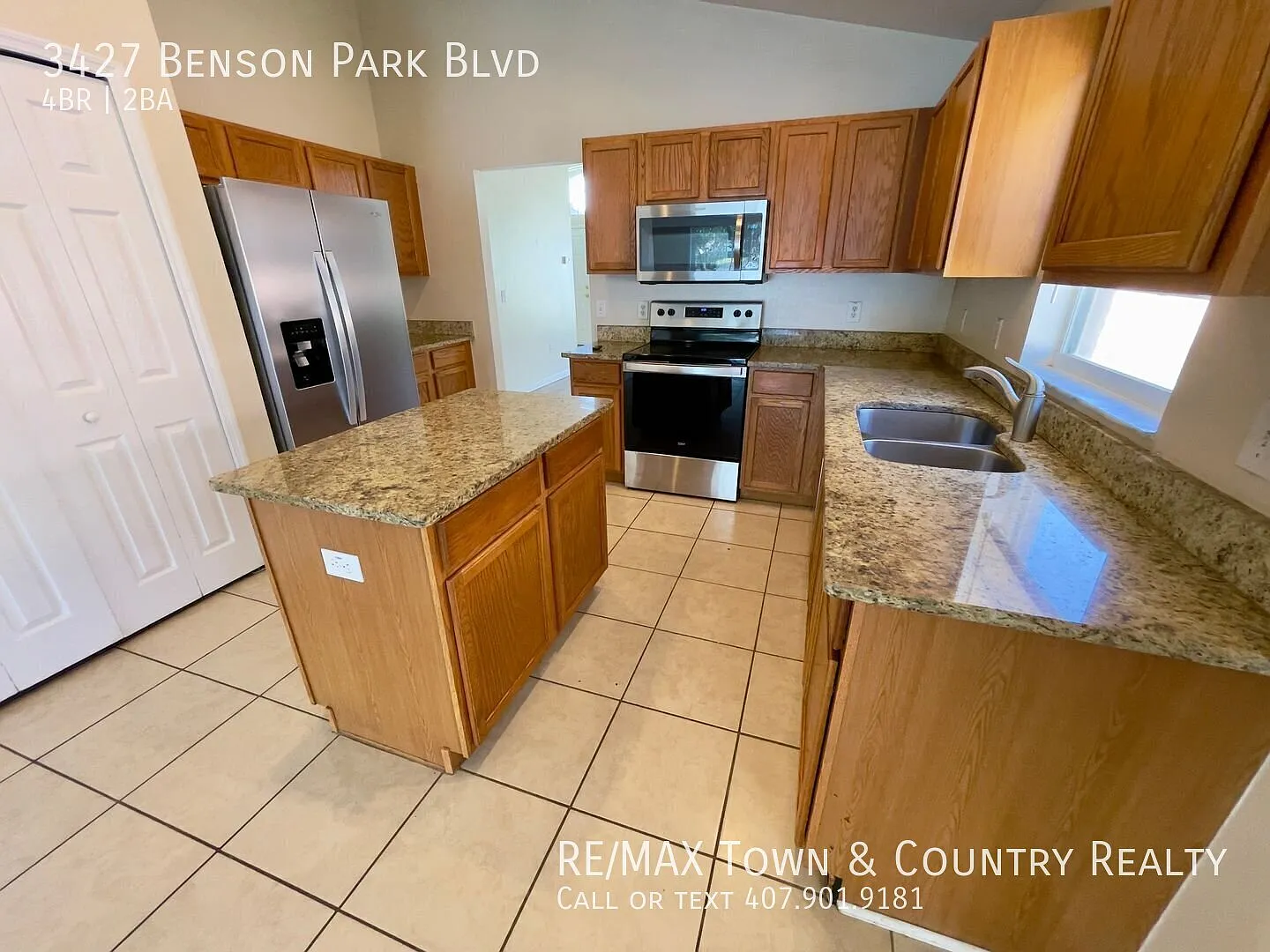 Water Front Rental Home in Young Pine Subdivision — Photo 2