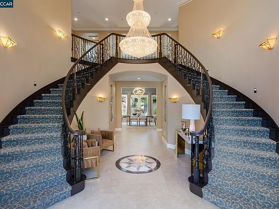 3rd image of 3432 Ashbourne Cir