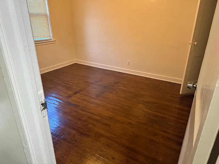 1139 Empire Ave #B — Photo 10