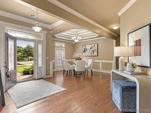3rd image of 612 S Tallchief Ct