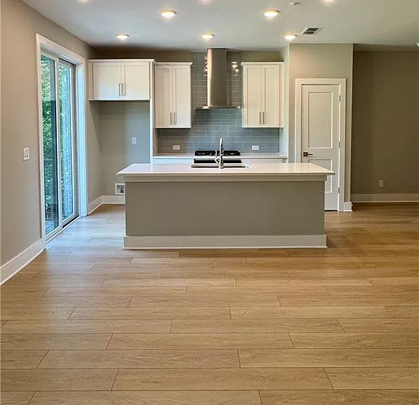 913 Echo Park Dr — Photo 13
