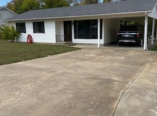 803 4th Ave SW, Gravette, AR 72736