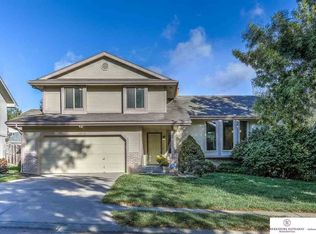 15718 Louis Dr, Omaha, NE 68118