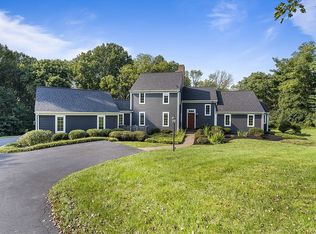 907 Roundelay Ln, West Chester, PA 19382