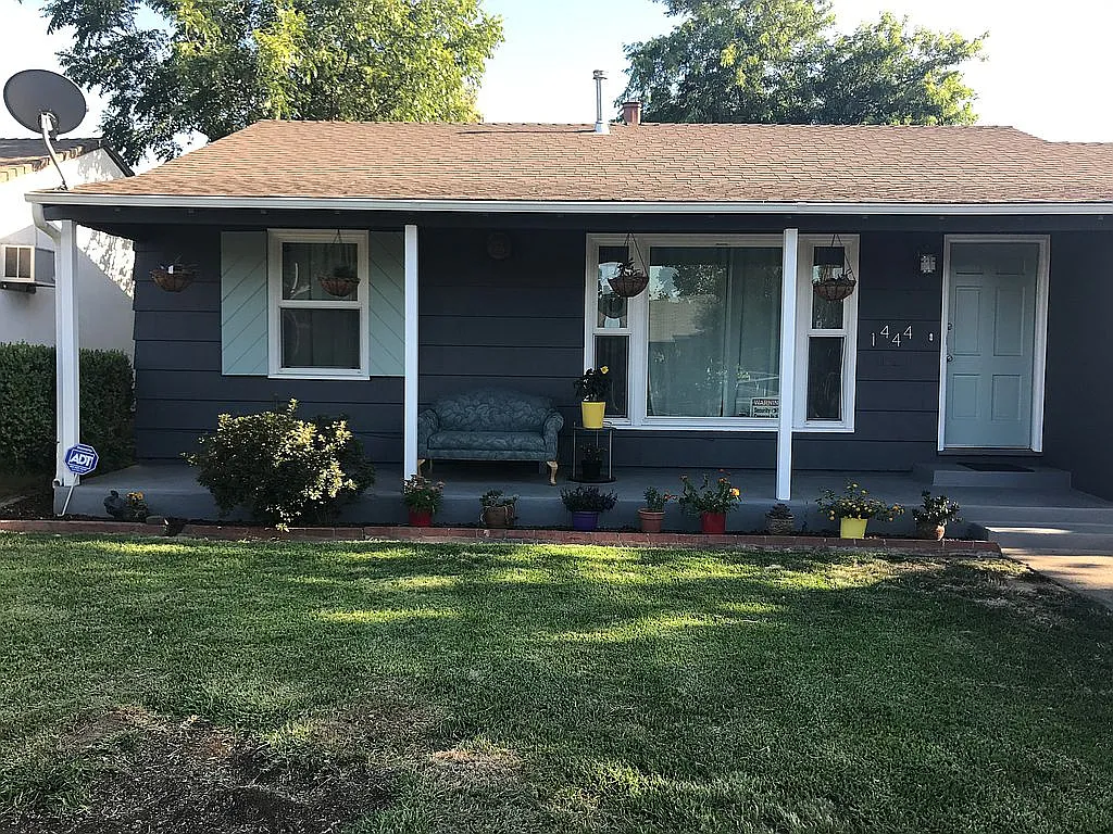1444 Stoddard St photo 1