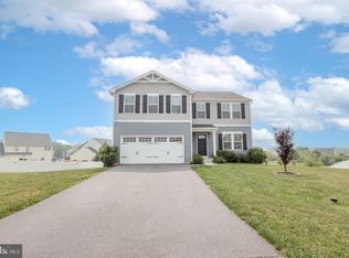 251 Norfolk Ln, Martinsburg, WV 25405