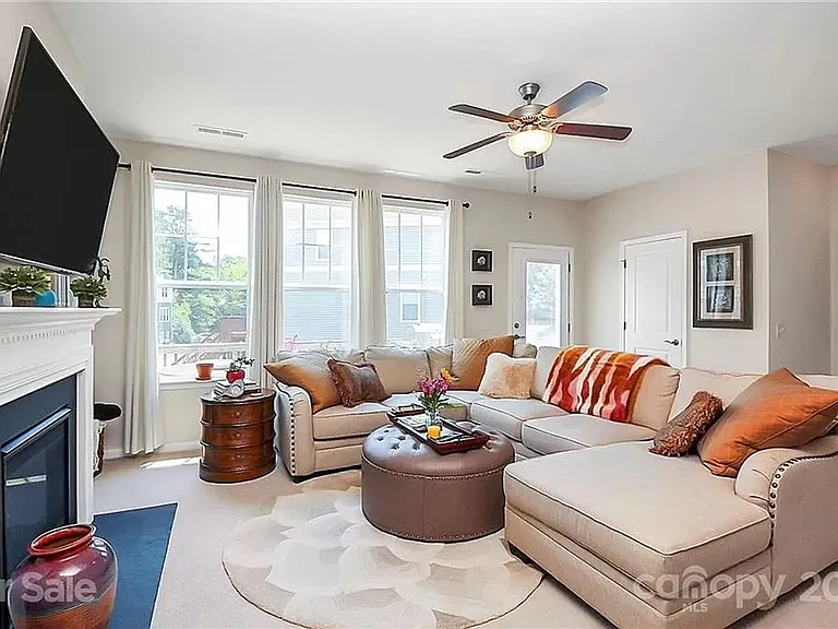 1502 Sharon Rd W — Photo 29