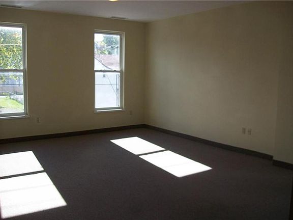 5th image of 506 W 18th St