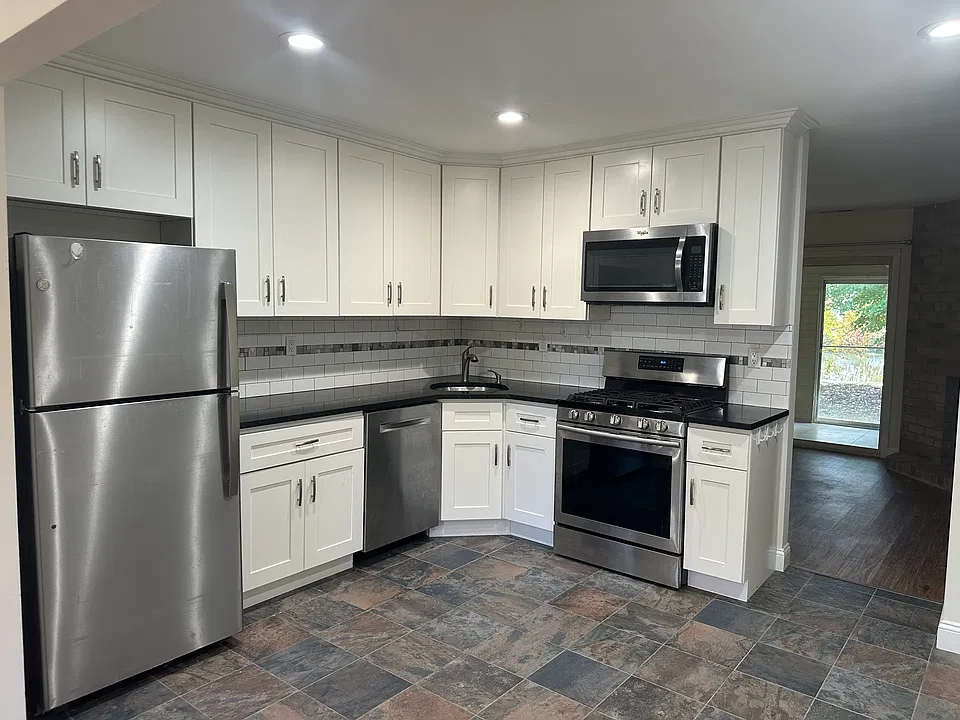 288 Constitution Cir