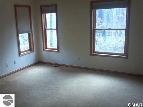 3rd image of 1301 S Clubhouse Dr