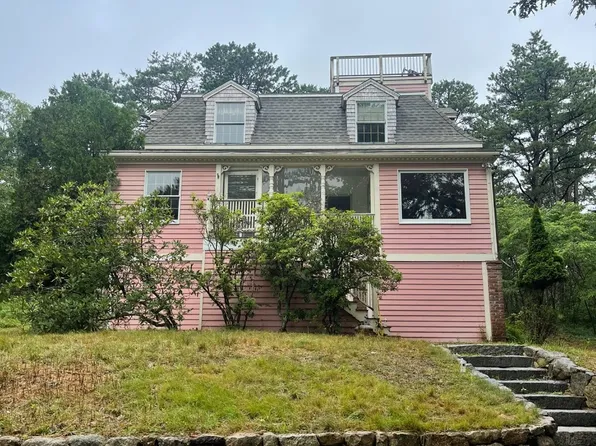 16 Gamba Rd, Oak Bluffs, MA 02557
