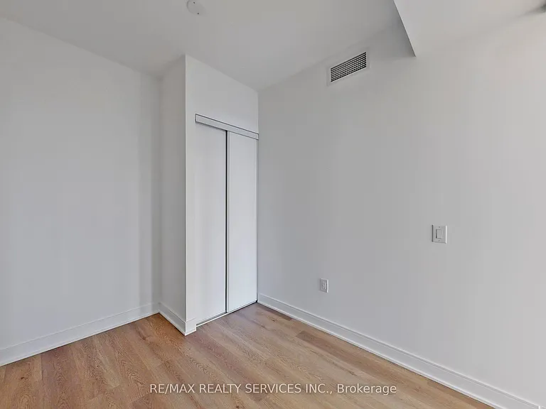 86 Dundas St E #1320 — Photo 19