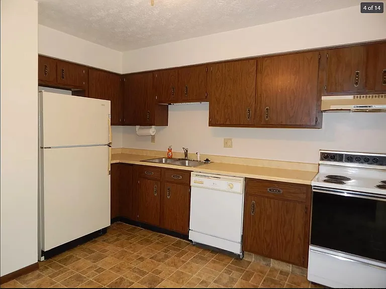 1935 E Central Ave — Photo 5
