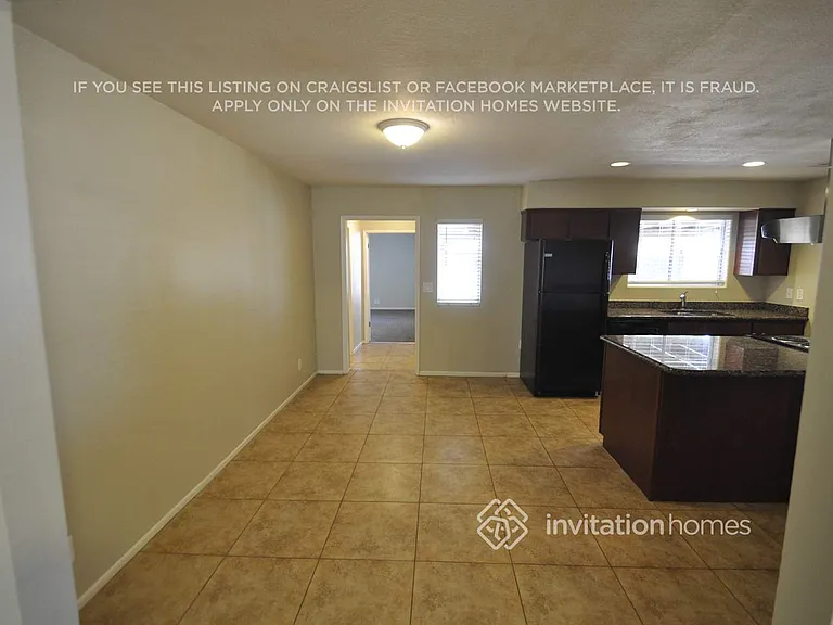 3316 W Orchid Ln — Photo 3
