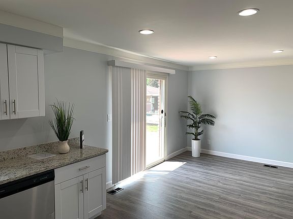 4th image of 14970 Purdue Dr #1