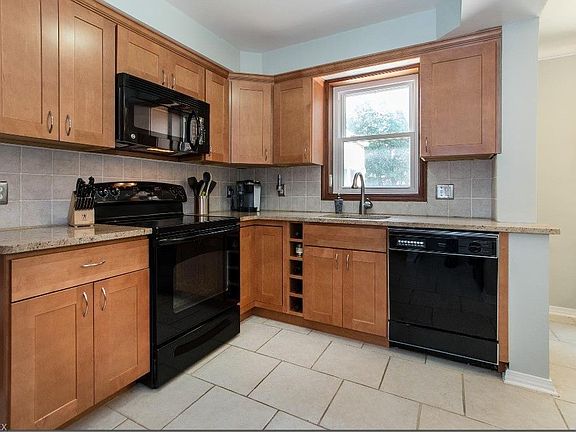 5th image of 2607 University Blvd