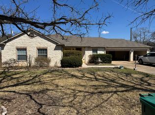 121 Burr Oak Dr, Elgin, TX 78621
