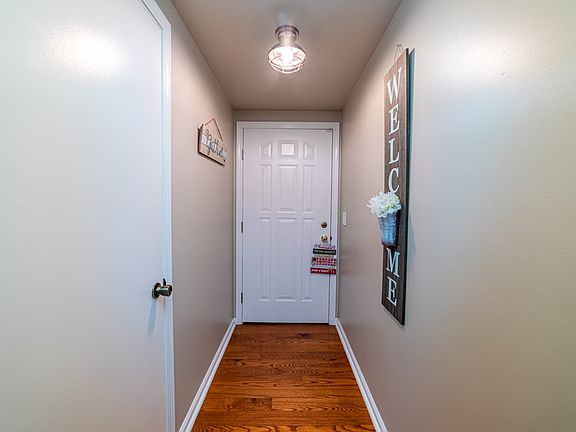 4th image of 4988 Donna Dr