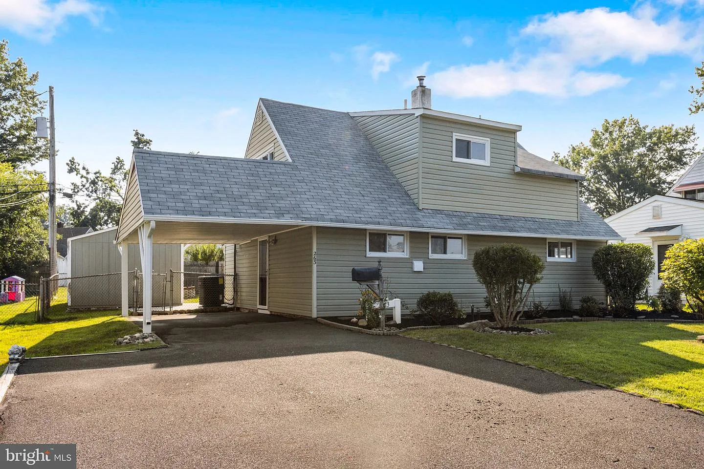 263 Goldenridge Dr photo 1