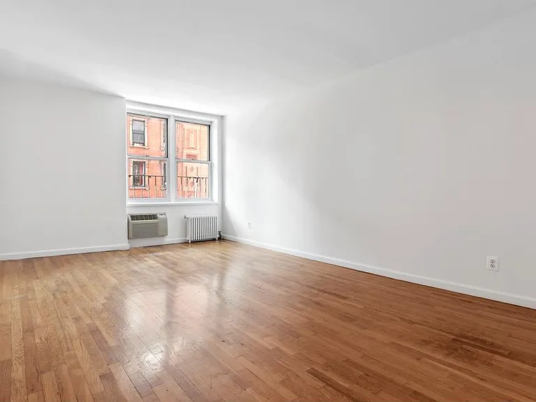 301 E 84th St #3-B — Photo 2