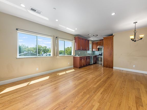 2nd image of 2051 El Camino Real #202