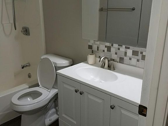 3rd image of 909 Sundown Dr #909