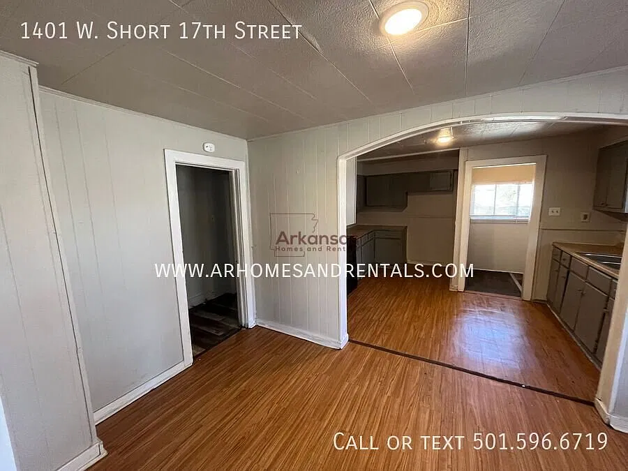 1/2 Off First Month's Rent Special! ~ 1401 W. Short 17th Street ~ 3 Bedrooms | 1 Bathroom — Photo 4