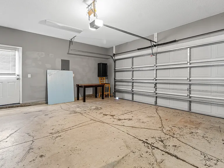 211 Springlake Dr — Photo 23