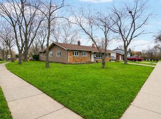 1625 Dennison Rd, Hoffman Estates, IL 60169